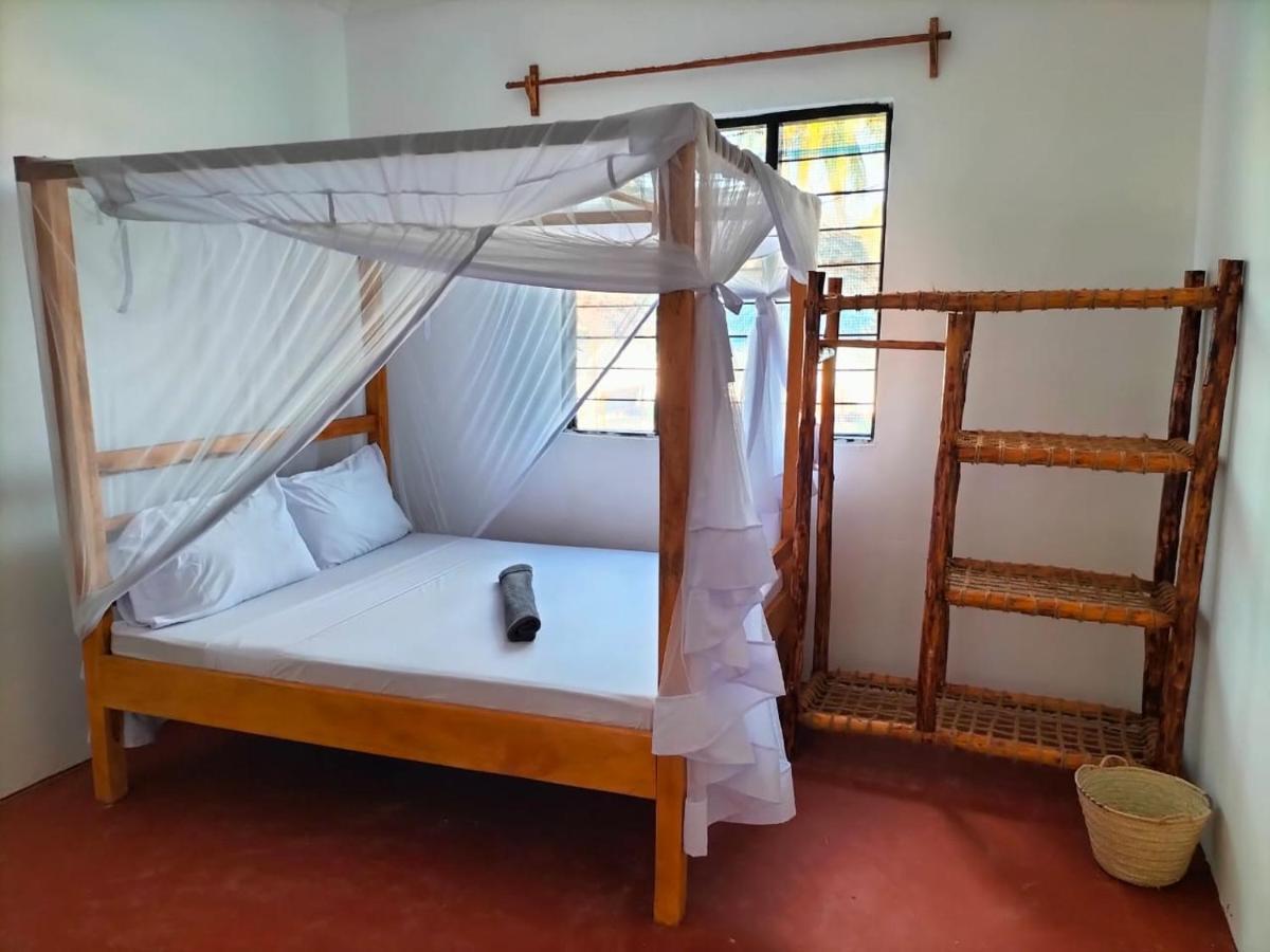 Mambo Leo Hostel Падже Экстерьер фото