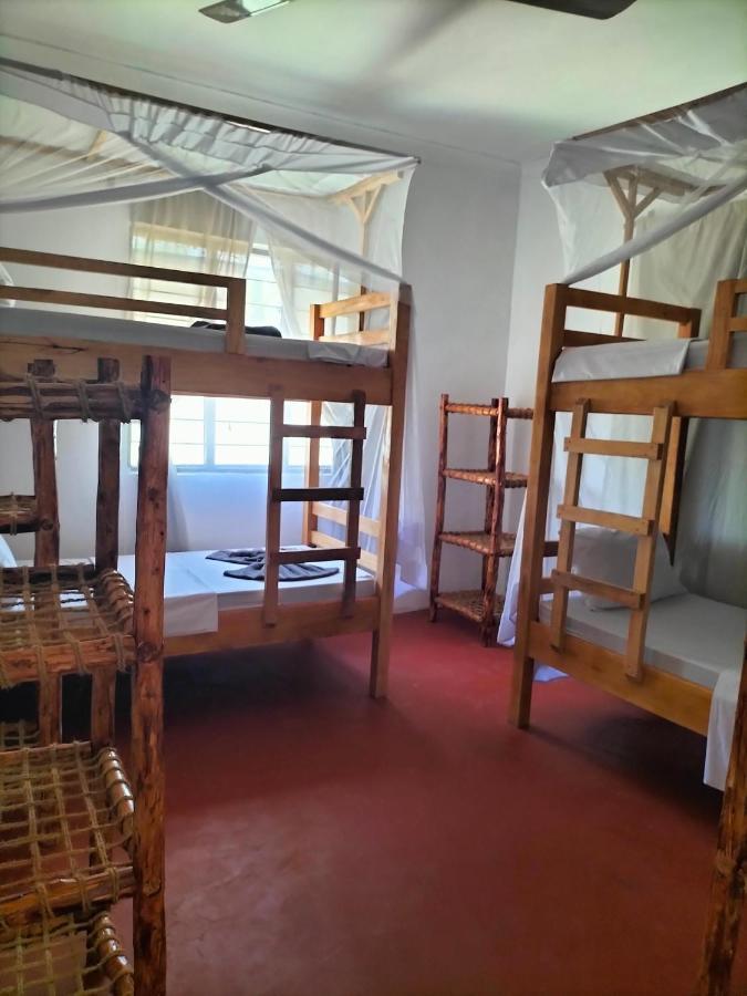 Mambo Leo Hostel Падже Экстерьер фото